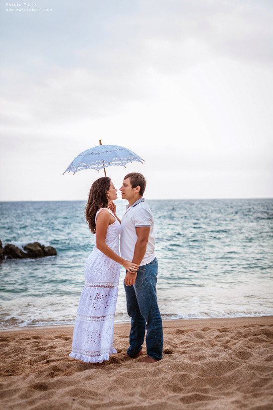 Sesión de fotos de mar en Tossa de Mar. Fotógrafo en Barcelona  Maslik Yulia