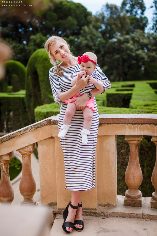 Семейная фотосессия в Барселоне в  парке Лабиринт. Фотограф в Барселоне Испании Маслик Юлия
