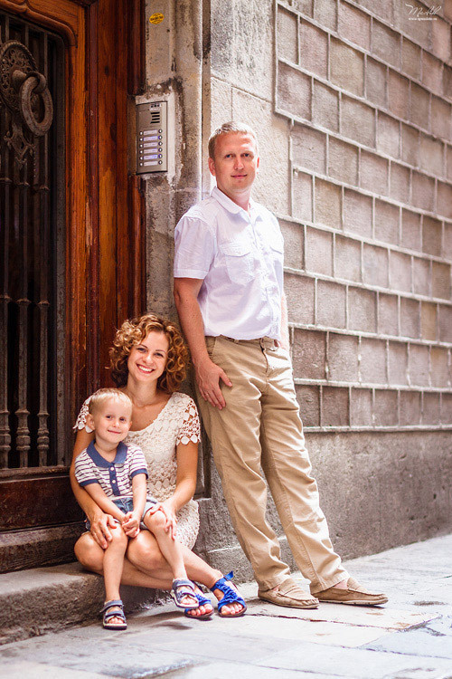 Sesión de fotos familiares en Barcelona. Fotógrafo en Barcelona  Maslik Yulia