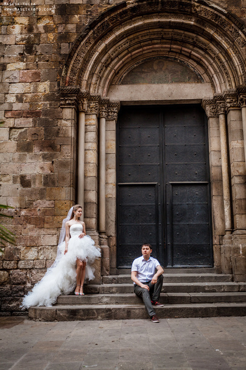 Sesión de fotos de boda en el puerto de Barcelona. Fotógrafo en Barcelona  Maslik Yulia