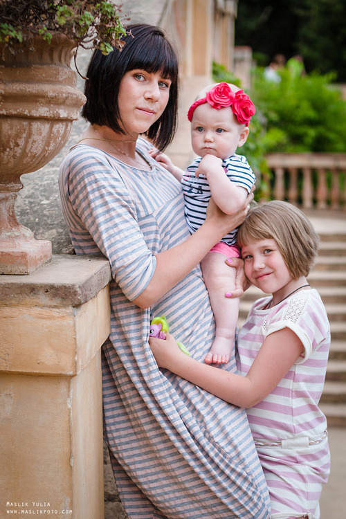 Семейная фотосессия в Барселоне в  парке Лабиринт. Фотограф в Барселоне Испании Маслик Юлия
