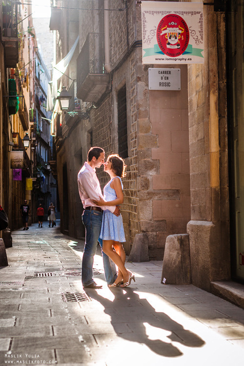 Sesión de fotos por la mañana en Barcelona. Fotógrafo en Barcelona  Maslik Yulia