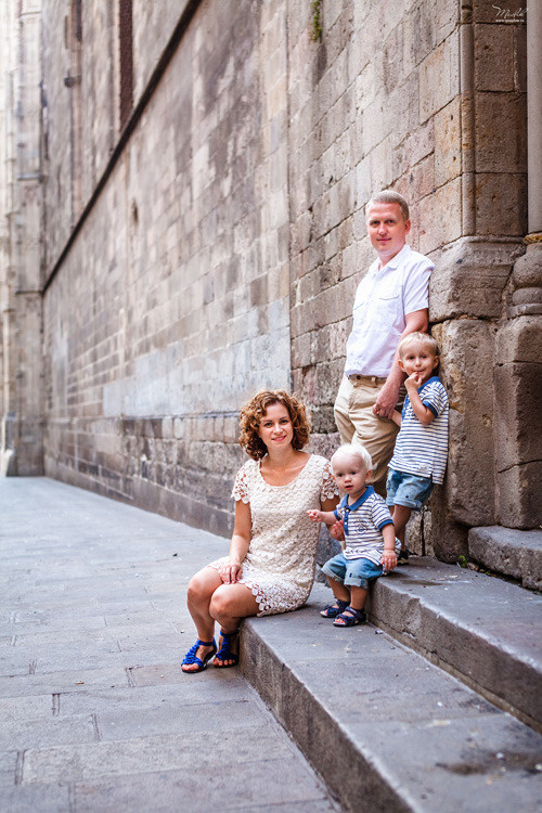 Sesión de fotos familiares en Barcelona. Fotógrafo en Barcelona  Maslik Yulia