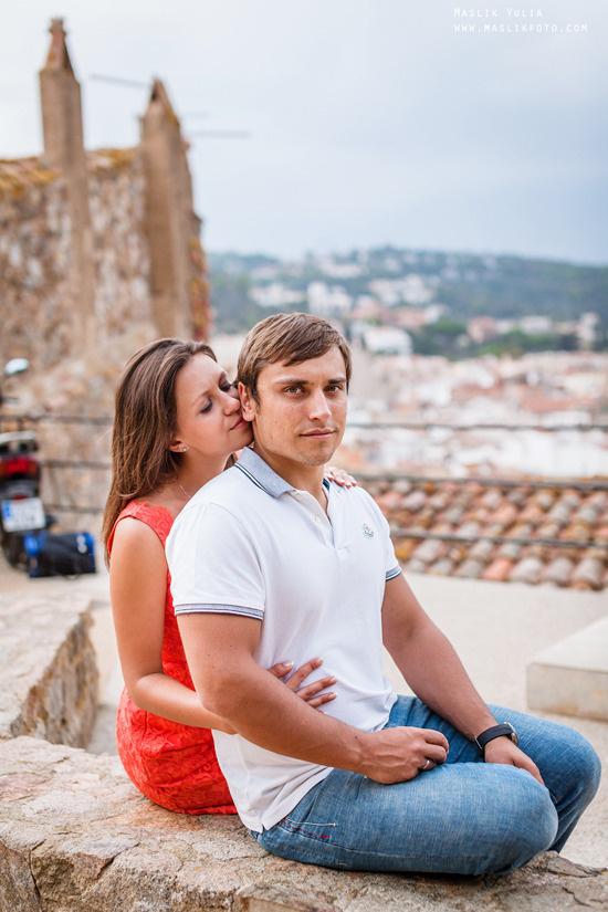 Sesión de fotos de mar en Tossa de Mar. Fotógrafo en Barcelona  Maslik Yulia