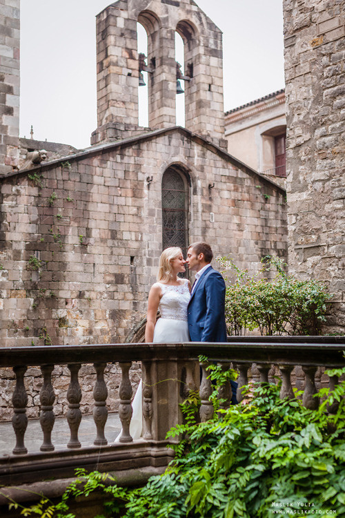 Sesión de fotos lluviosa en Barcelona. Fotógrafo en Barcelona  Maslik Yulia