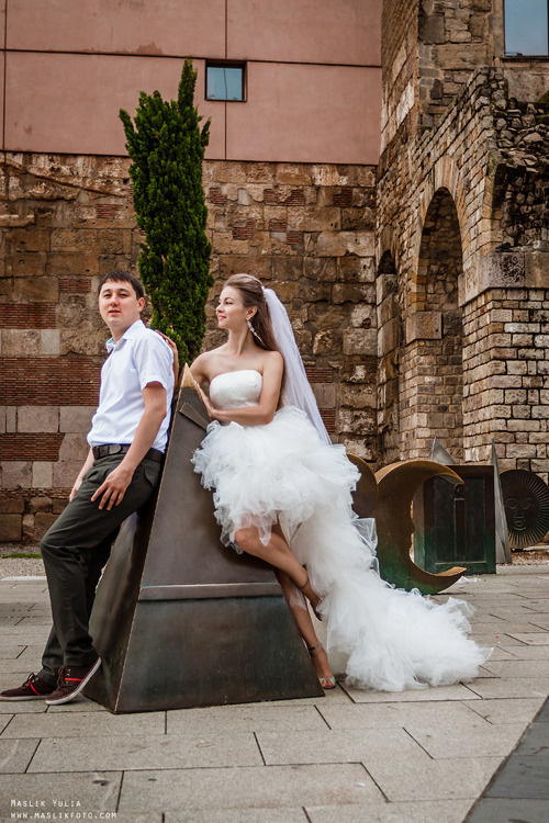 Sesión de fotos de boda en el puerto de Barcelona. Fotógrafo en Barcelona  Maslik Yulia