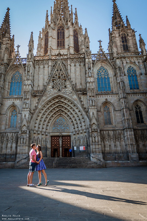 Barcelona morning walk. Photographer in Barcelona Spain Maslik Yulia