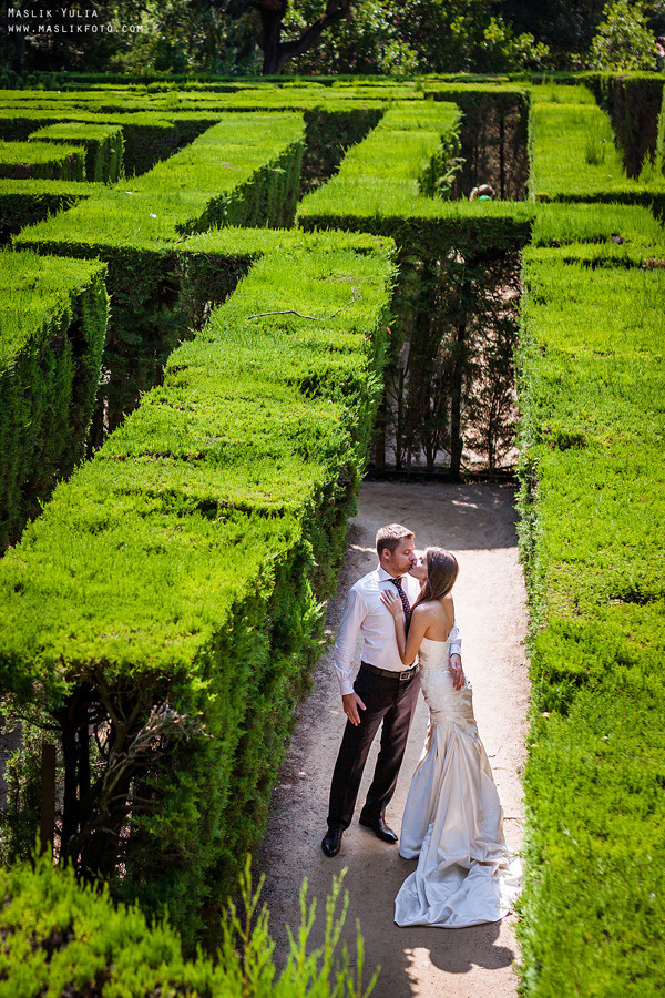 Sesión de fotos de boda en Barcelona en el Parque Laberinto. Fotógrafo en Barcelona  Maslik Yulia