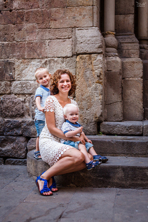Sesión de fotos familiares en Barcelona. Fotógrafo en Barcelona  Maslik Yulia