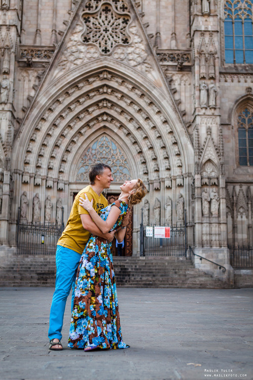 Sesión de fotos familiares en un viaje a Barcelona. Fotógrafo en Barcelona  Maslik Yulia