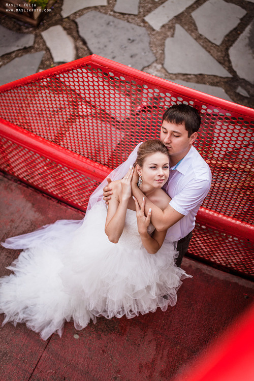 Sesión de fotos de boda en el puerto de Barcelona. Fotógrafo en Barcelona  Maslik Yulia