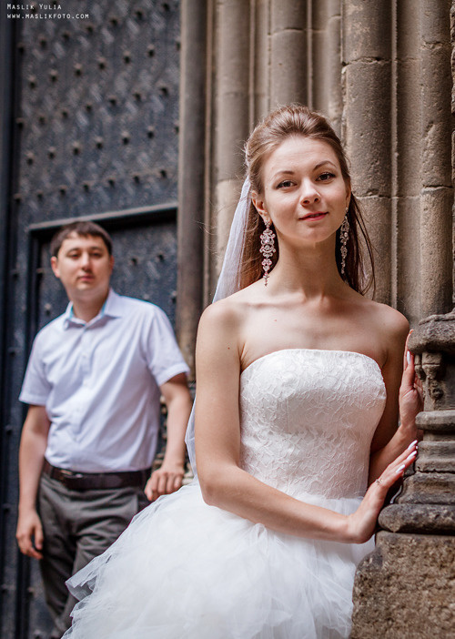 Sesión de fotos de boda en el puerto de Barcelona. Fotógrafo en Barcelona  Maslik Yulia