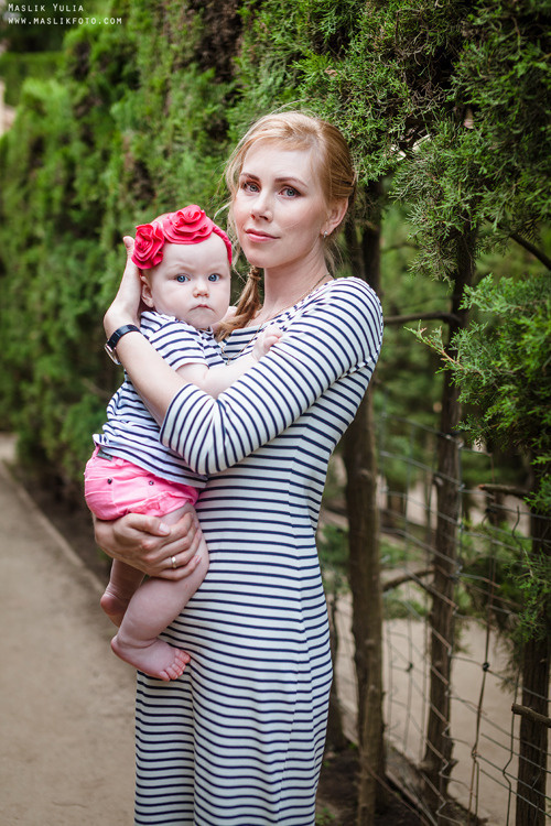 Семейная фотосессия в Барселоне в  парке Лабиринт. Фотограф в Барселоне Испании Маслик Юлия