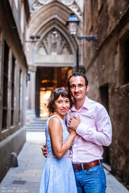 Sesión de fotos por la mañana en Barcelona. Fotógrafo en Barcelona  Maslik Yulia