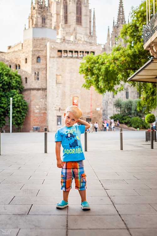 Perky sesión de fotos familiares en Barcelona. Fotógrafo en Barcelona  Maslik Yulia