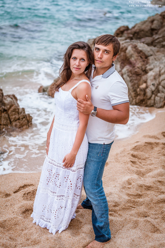 Sesión de fotos de mar en Tossa de Mar. Fotógrafo en Barcelona  Maslik Yulia