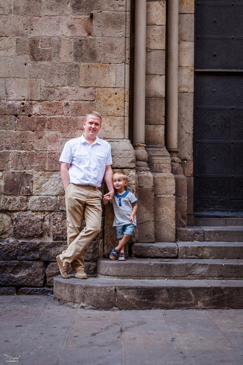 Sesión de fotos familiares en Barcelona. Fotógrafo en Barcelona  Maslik Yulia