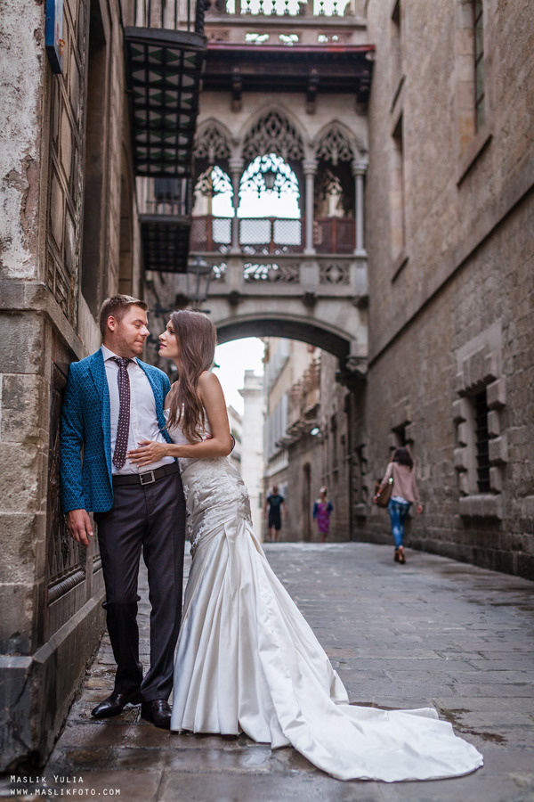 Sesión de fotos de boda en Barcelona en el Parque Laberinto. Fotógrafo en Barcelona  Maslik Yulia