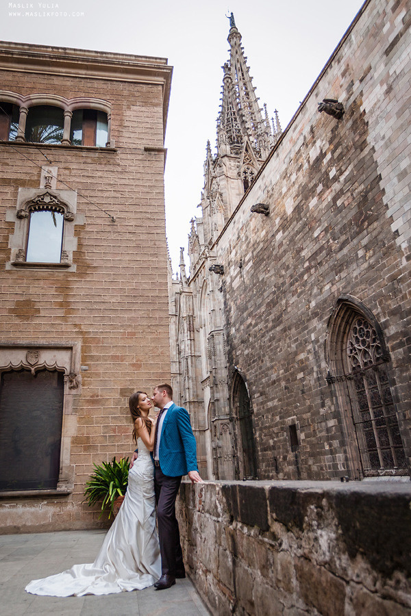 Sesión de fotos de boda en Barcelona en el Parque Laberinto. Fotógrafo en Barcelona  Maslik Yulia