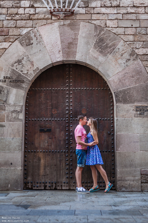 Barcelona morning walk. Photographer in Barcelona Spain Maslik Yulia