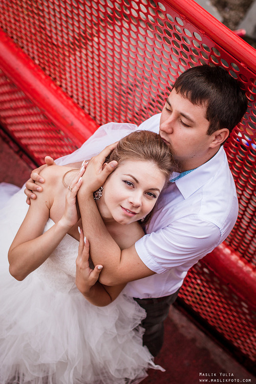 Sesión de fotos de boda en el puerto de Barcelona. Fotógrafo en Barcelona  Maslik Yulia