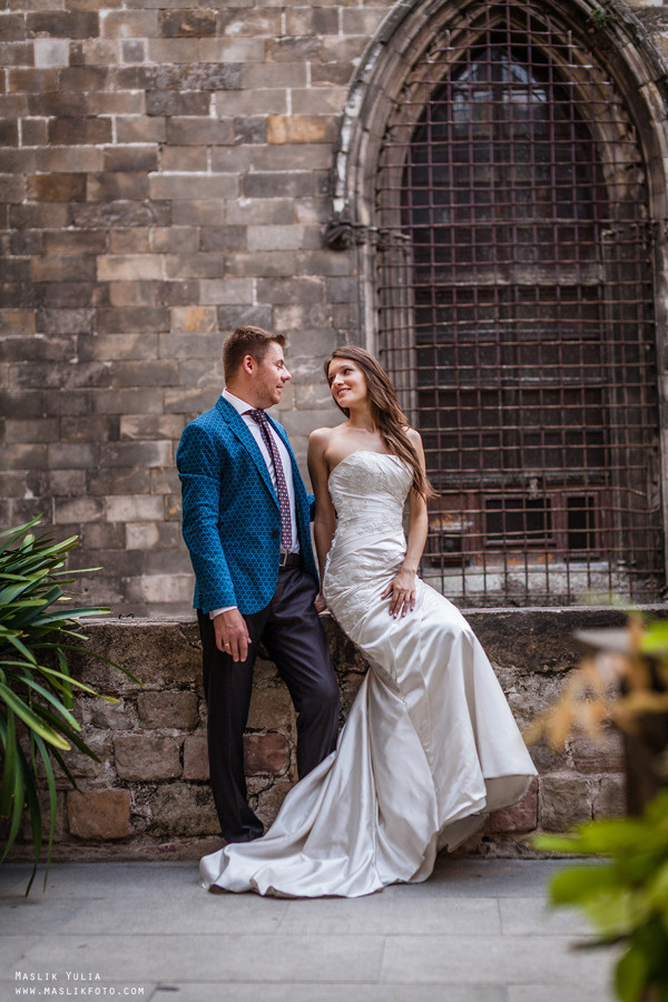 Sesión de fotos de boda en Barcelona en el Parque Laberinto. Fotógrafo en Barcelona  Maslik Yulia