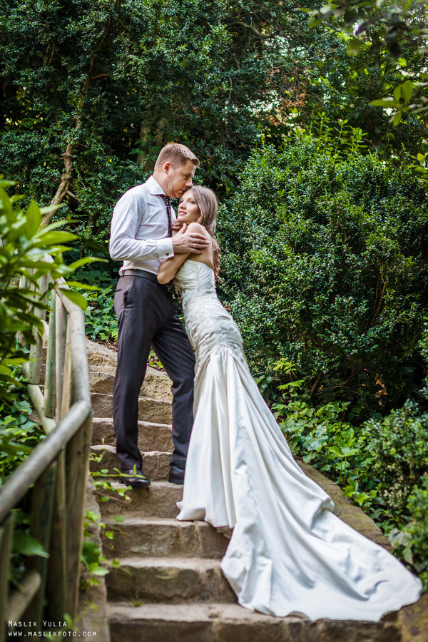 Sesión de fotos de boda en Barcelona en el Parque Laberinto. Fotógrafo en Barcelona  Maslik Yulia