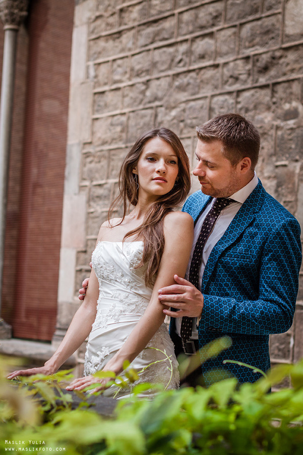 Sesión de fotos de boda en Barcelona en el Parque Laberinto. Fotógrafo en Barcelona  Maslik Yulia