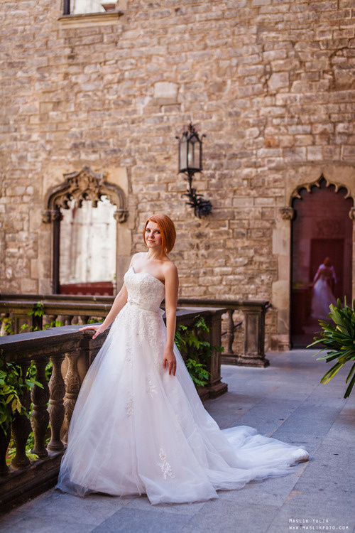 Soleada sesión de fotos en Barcelona. Fotógrafo en Barcelona  Maslik Yulia