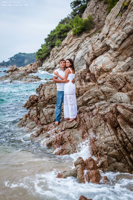 Sesión de fotos de mar en Tossa de Mar. Fotógrafo en Barcelona  Maslik Yulia