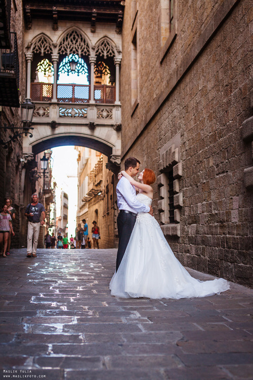 Soleada sesión de fotos en Barcelona. Fotógrafo en Barcelona  Maslik Yulia