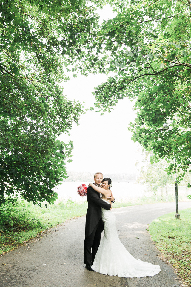 Anniina ja Antti, dokumentaarinen hääkuvaus Villa Katayssa