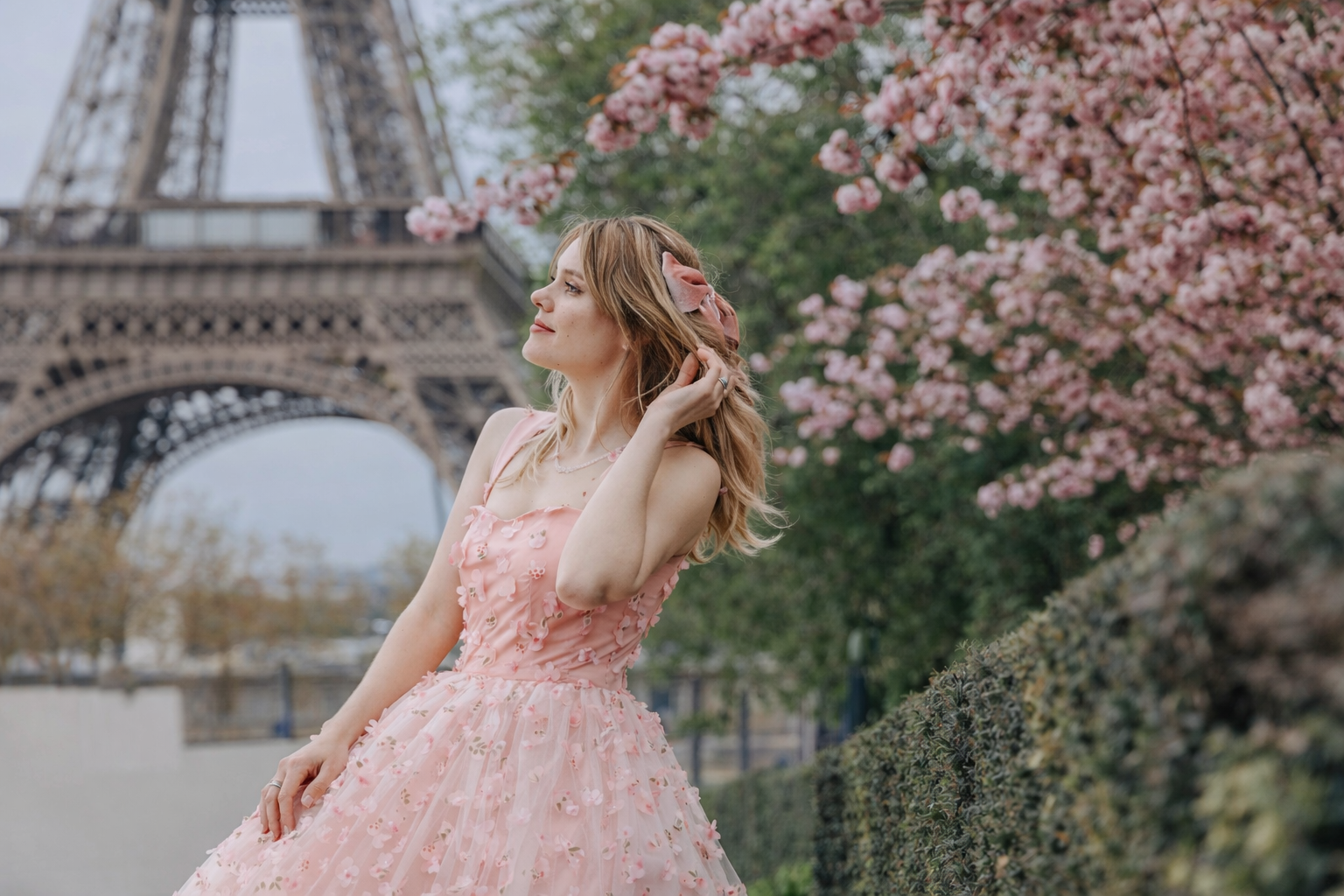 🌸 Cherry Blossoms in Paris: Best Places, Timing & Photoshoot Guide. Photographe à Paris