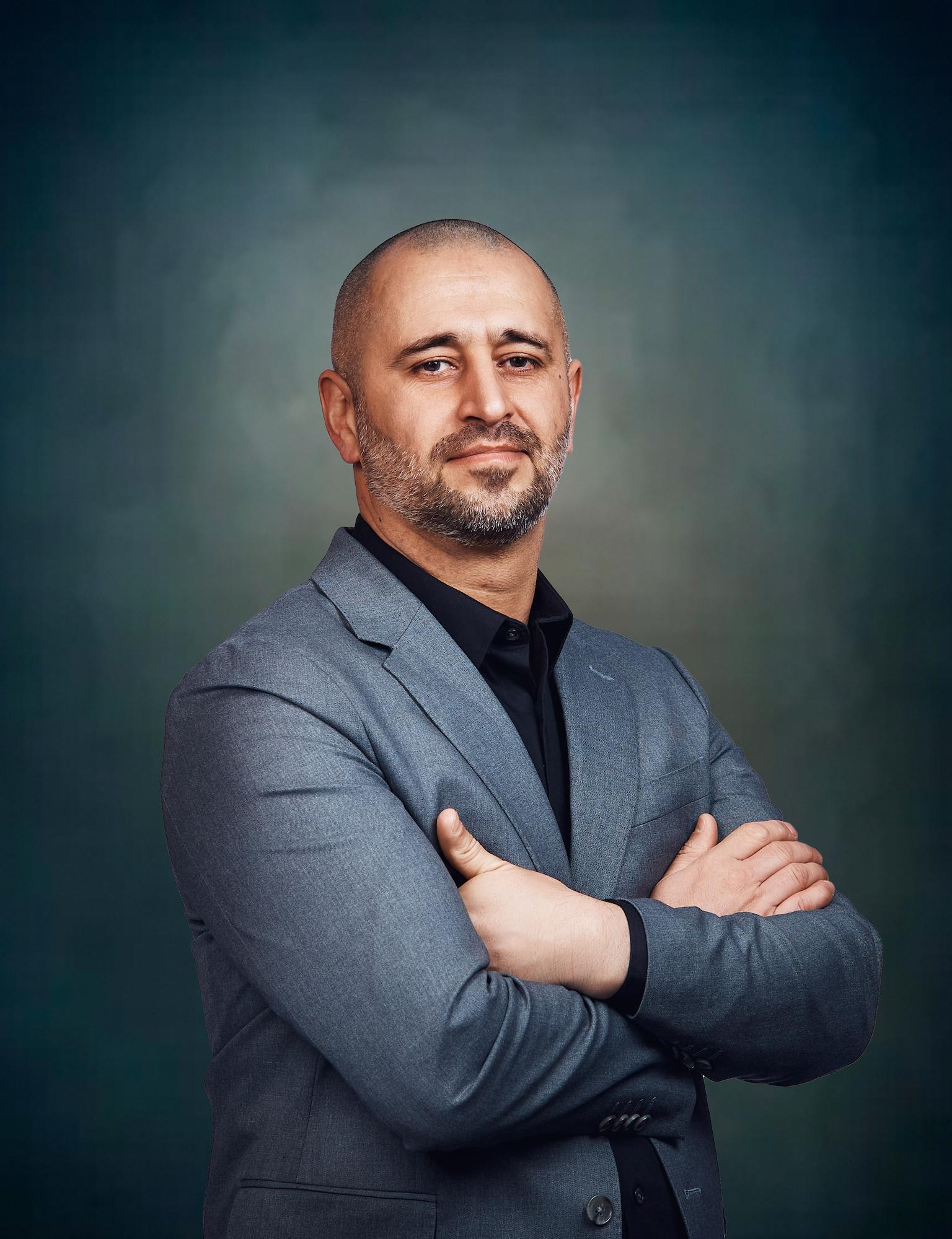 Headshots. Selim Muminov • Wedding & Couples Photographer in New York