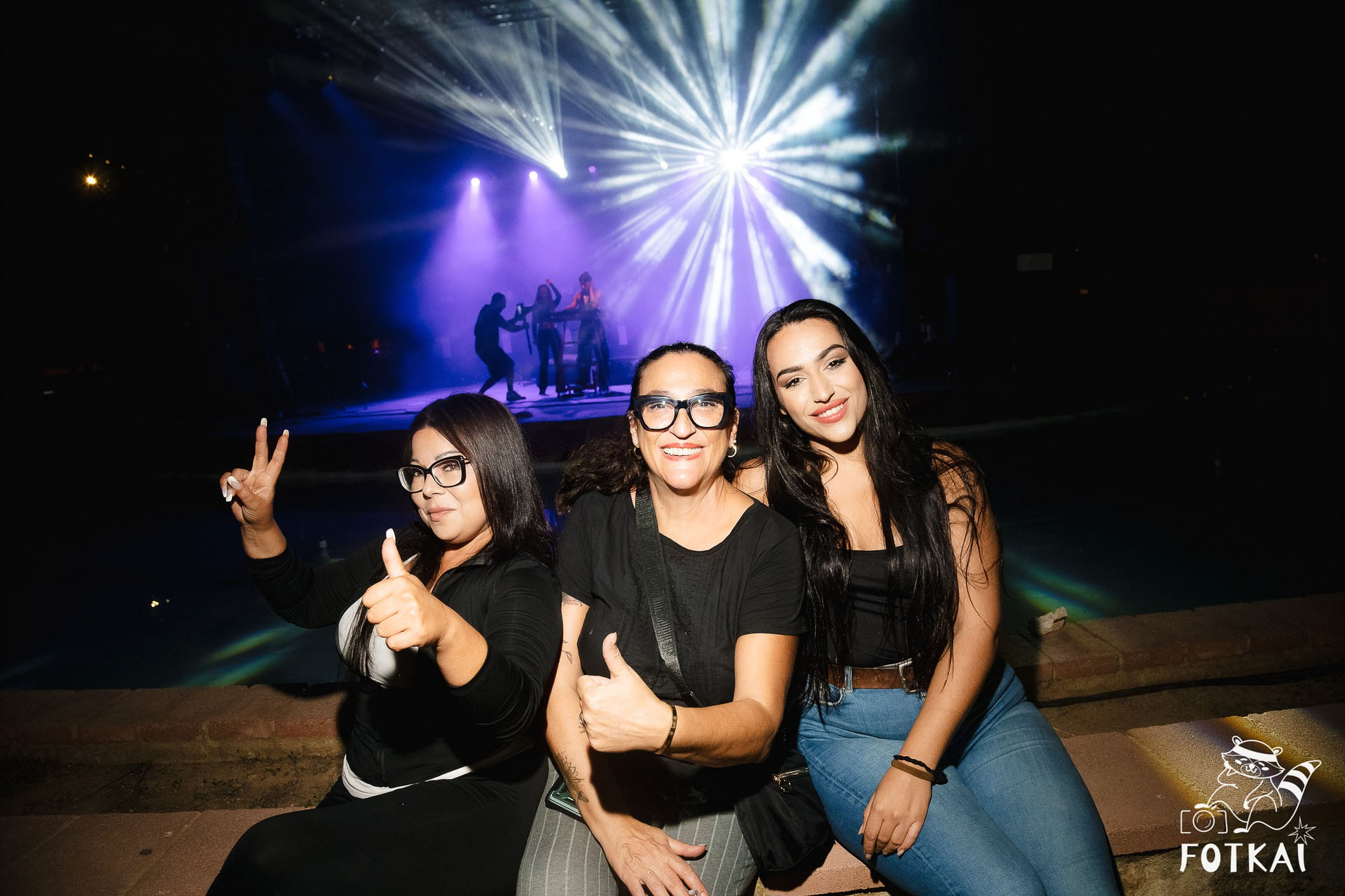 Фотоотчёт Street Food Market Torrevieja — Seguridad Social & Las Hienas DJs | FOTKAI