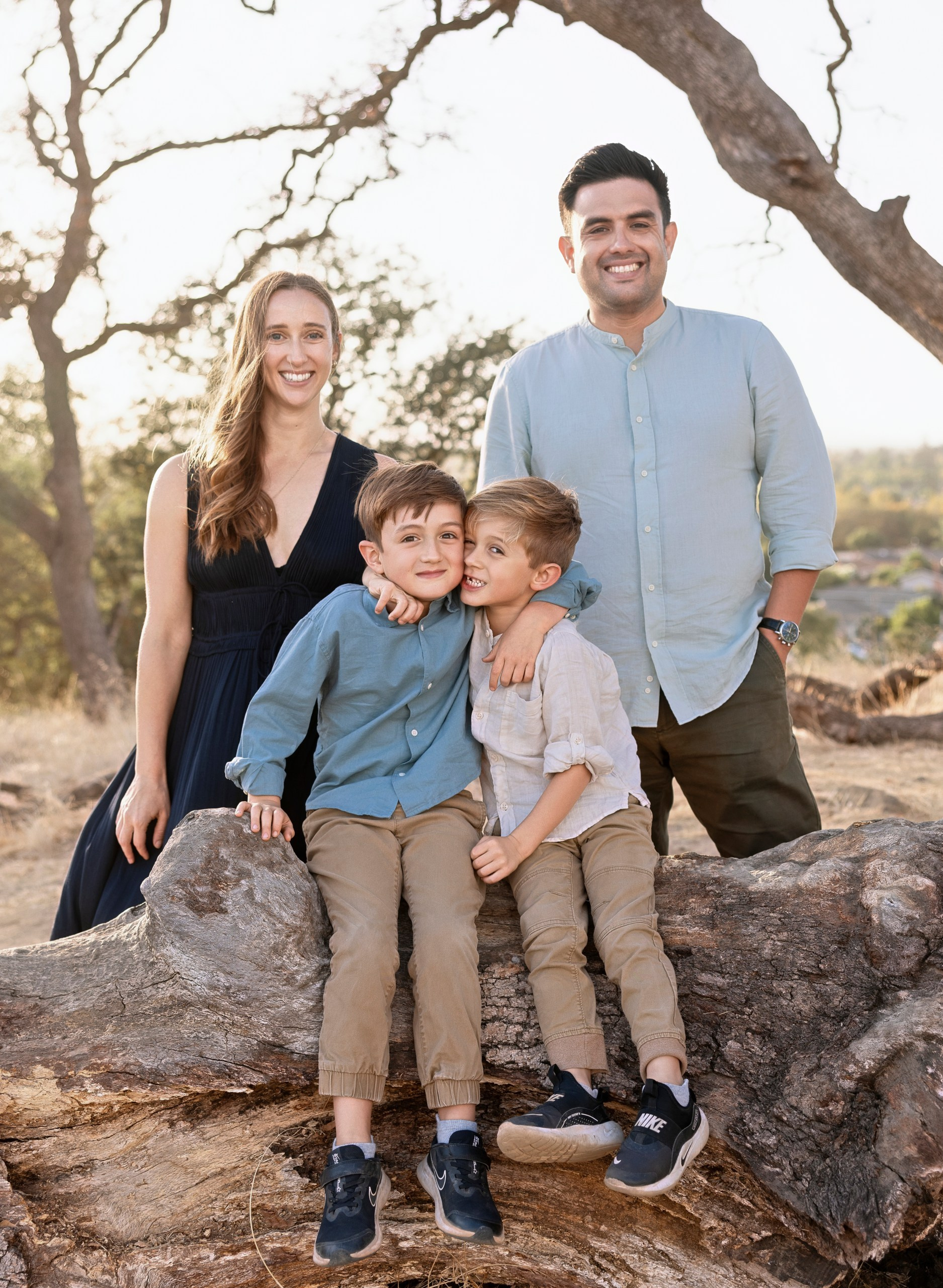 An Evening in Gold (Classic Family Session). Levantera Photo San Francisco Bay Area Photographer Natalia