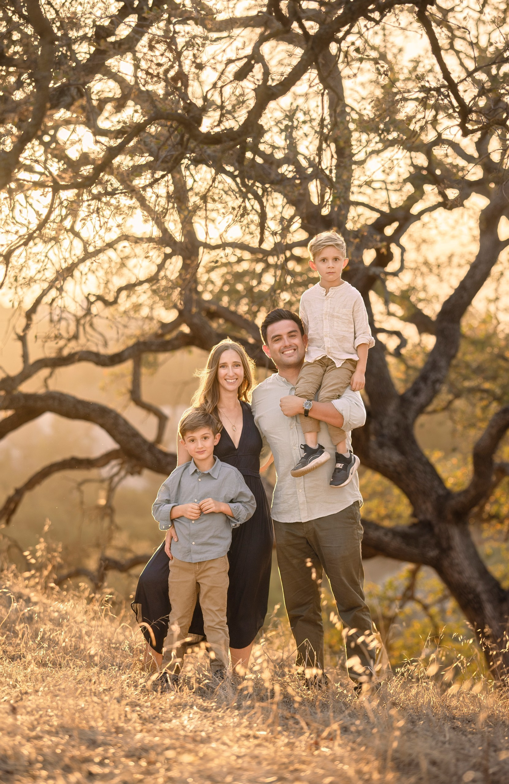 An Evening in Gold (Classic Family Session). Levantera Photo San Francisco Bay Area Photographer Natalia