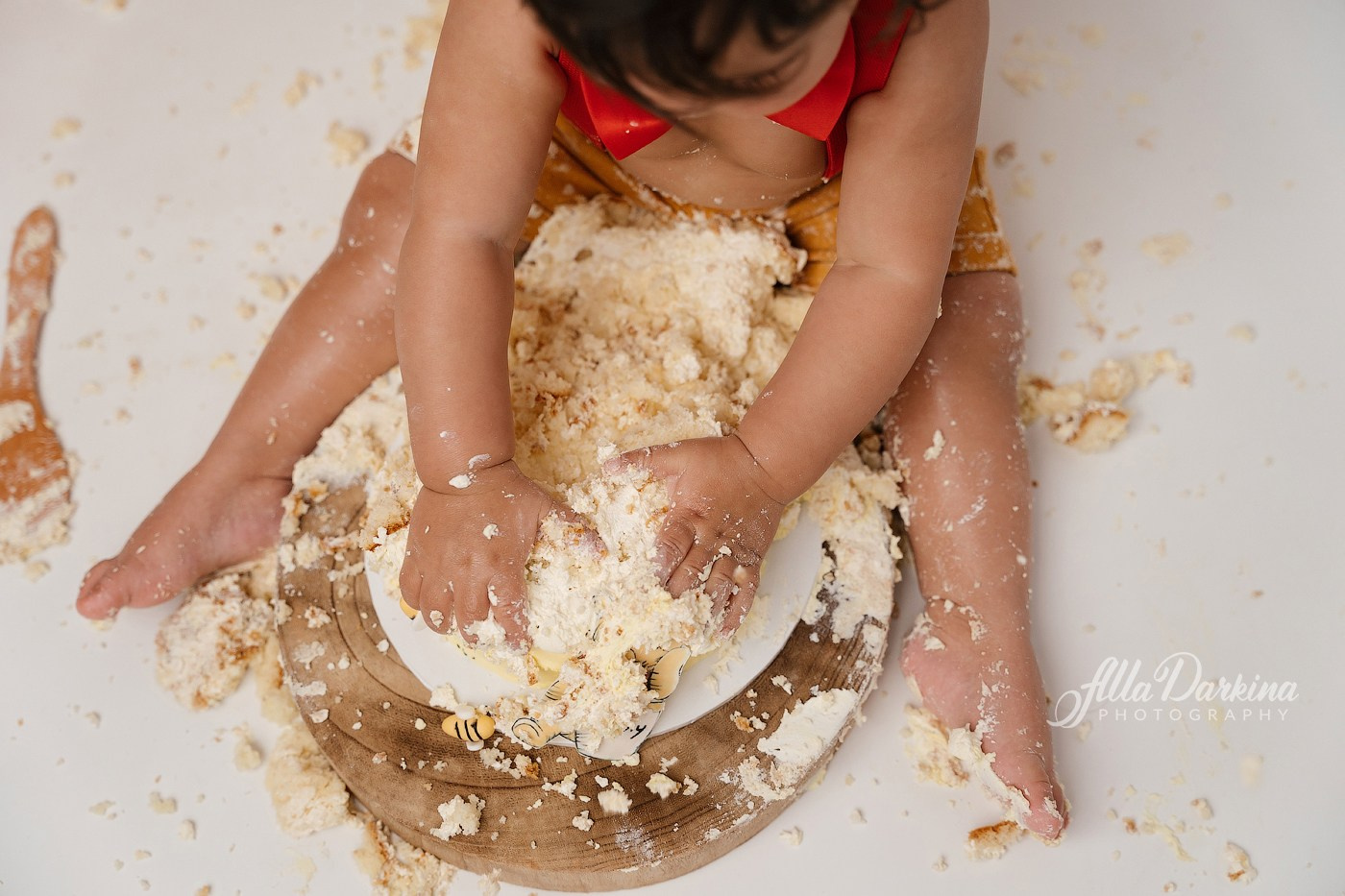 Winnie The Pooh cake smash session. Newborn and family photographer. Hills District. Sydney