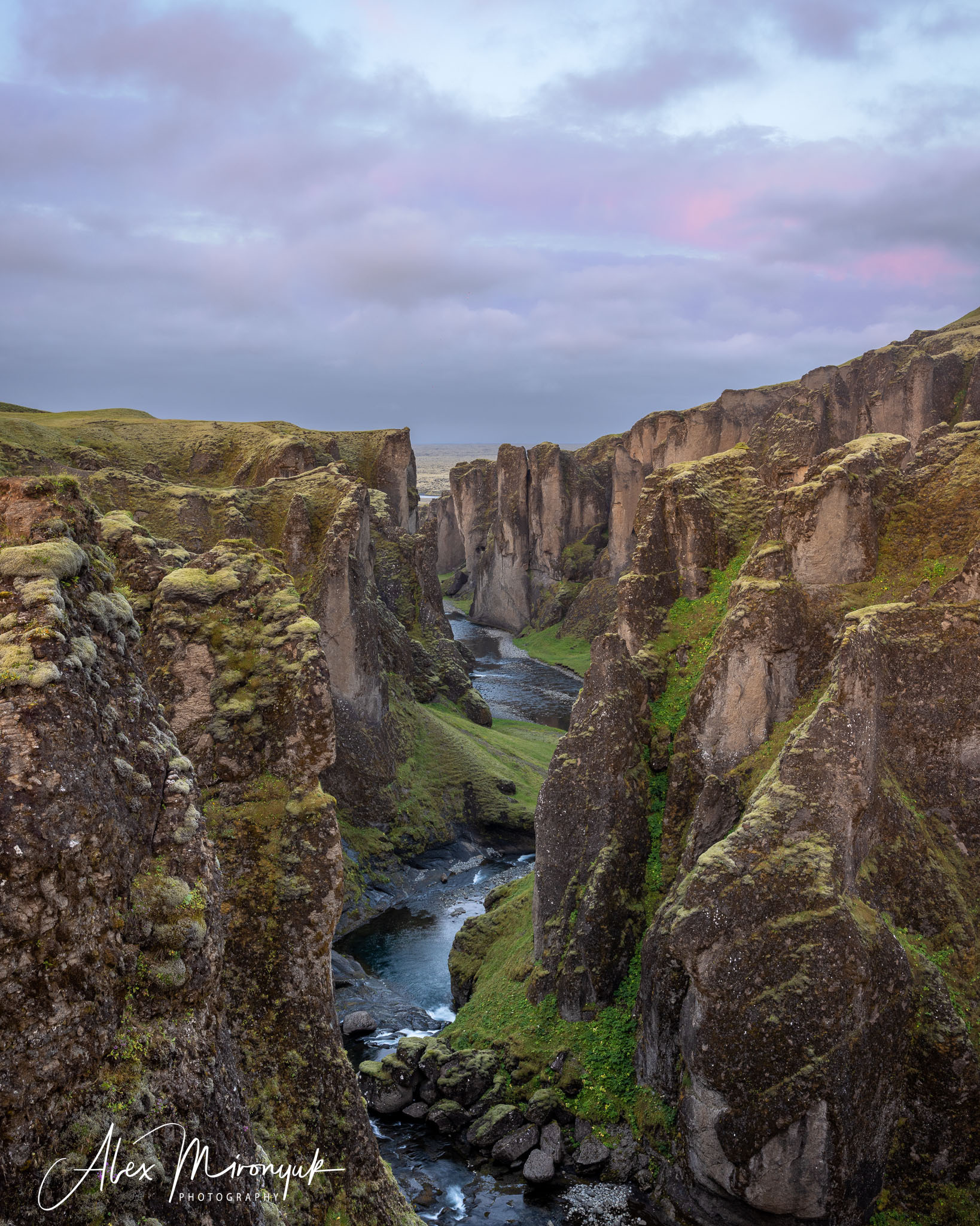 All Colors Of Iceland. Pet, Senior, Landscape, portrait studio, photographer in Miami and Sou