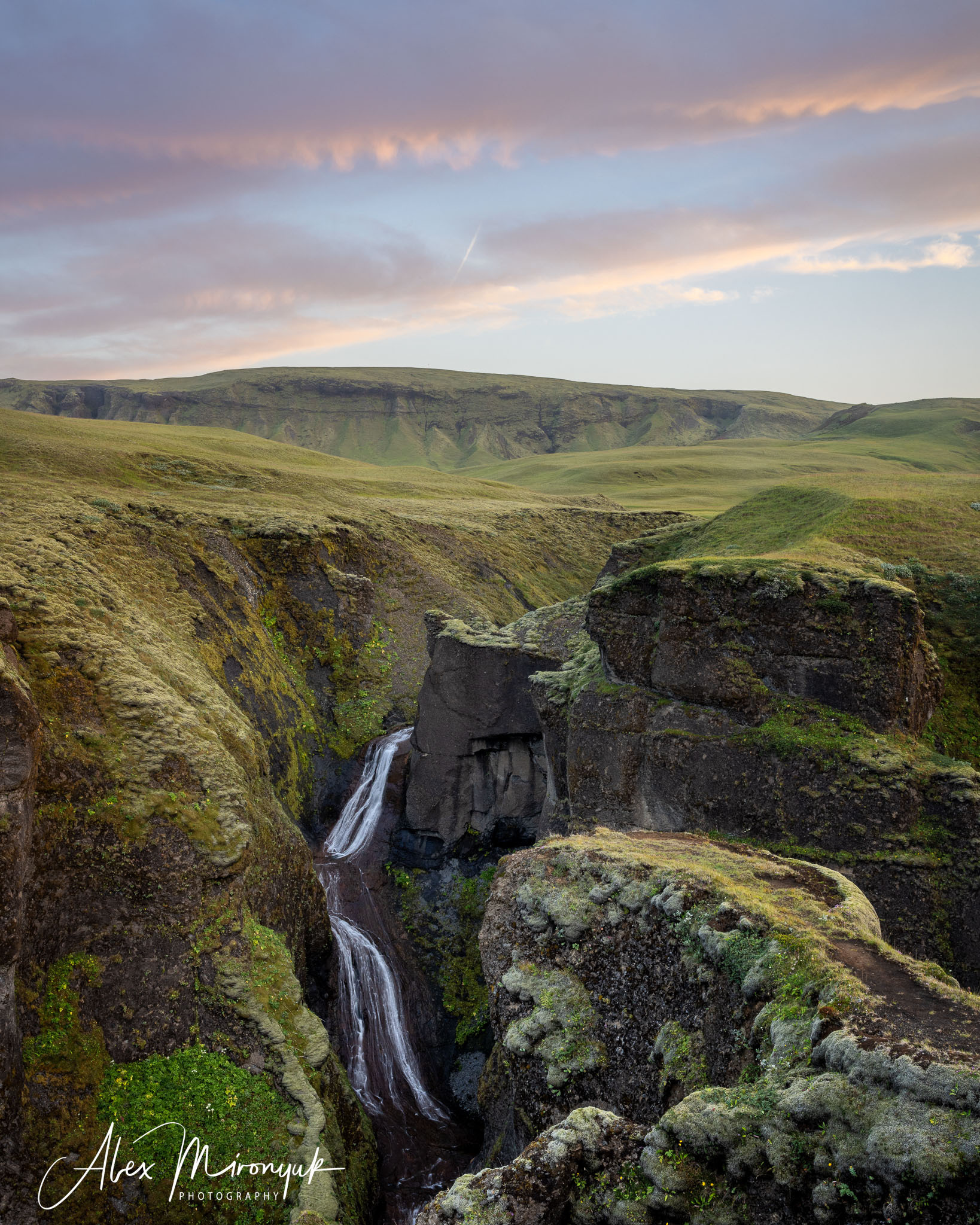 All Colors Of Iceland. Pet, Senior, Landscape, portrait studio, photographer in Miami and Sou