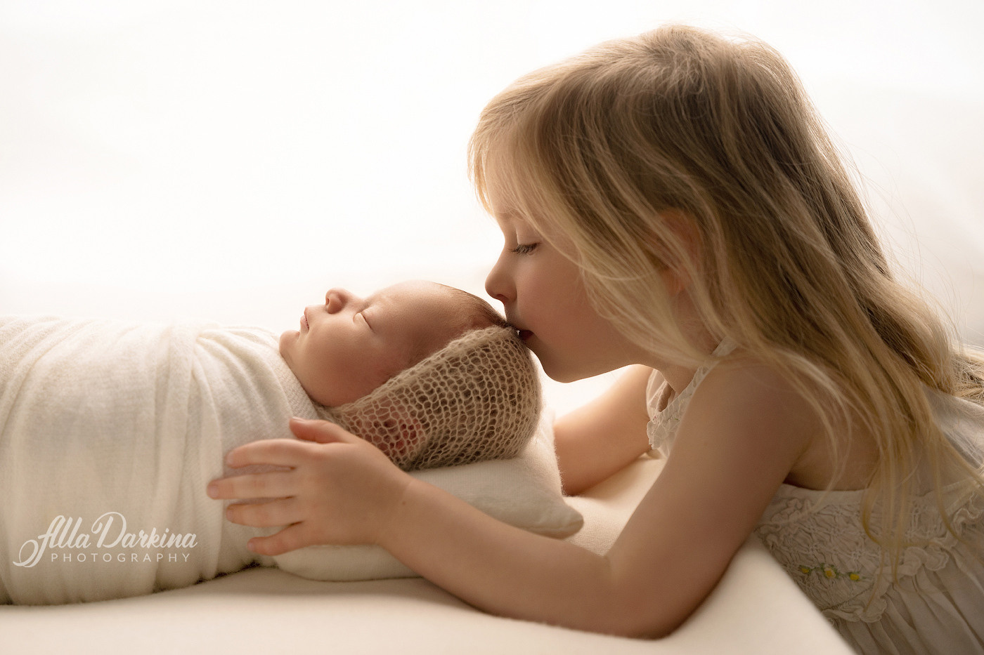 Newborn session price guide. Newborn and family photographer. Hills District. Sydney