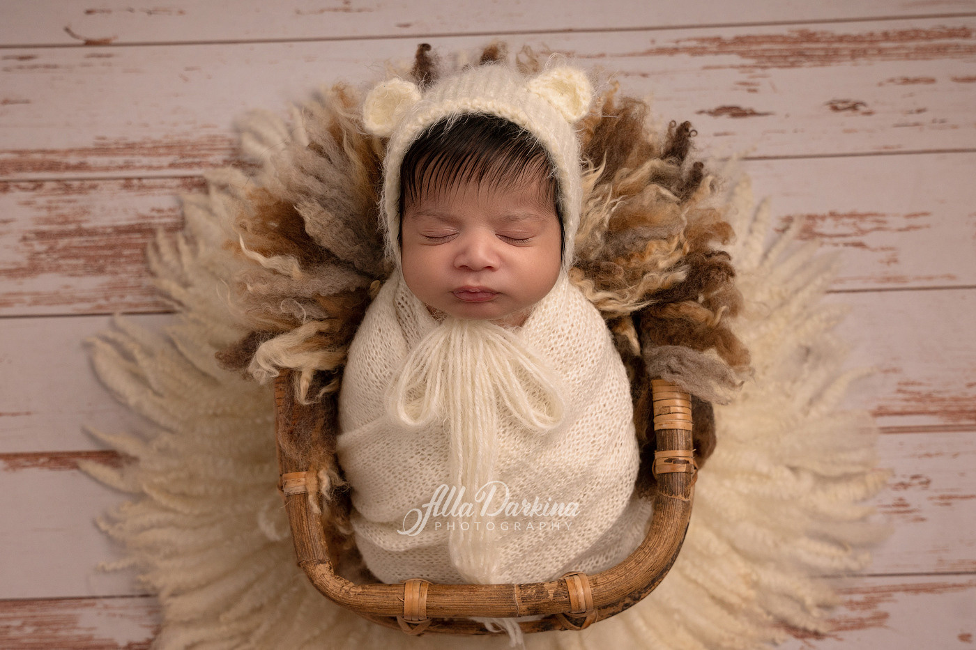 Newborn session price guide. Newborn and family photographer. Hills District. Sydney