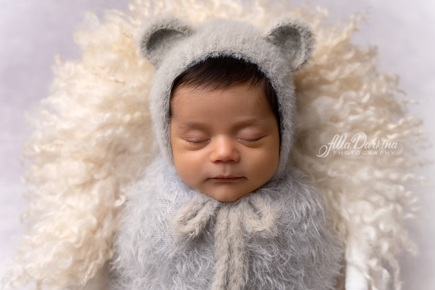Newborn session price guide. Newborn and family photographer. Hills District. Sydney