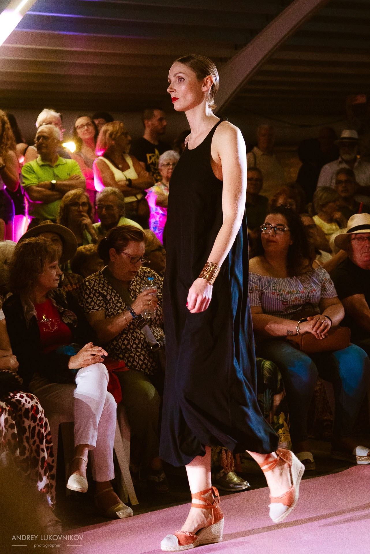 Reportaje del Fin de Semana de Torrevieja 2024 — Fotógrafo de Desfiles de Moda en España, Andrey Lukovnikov