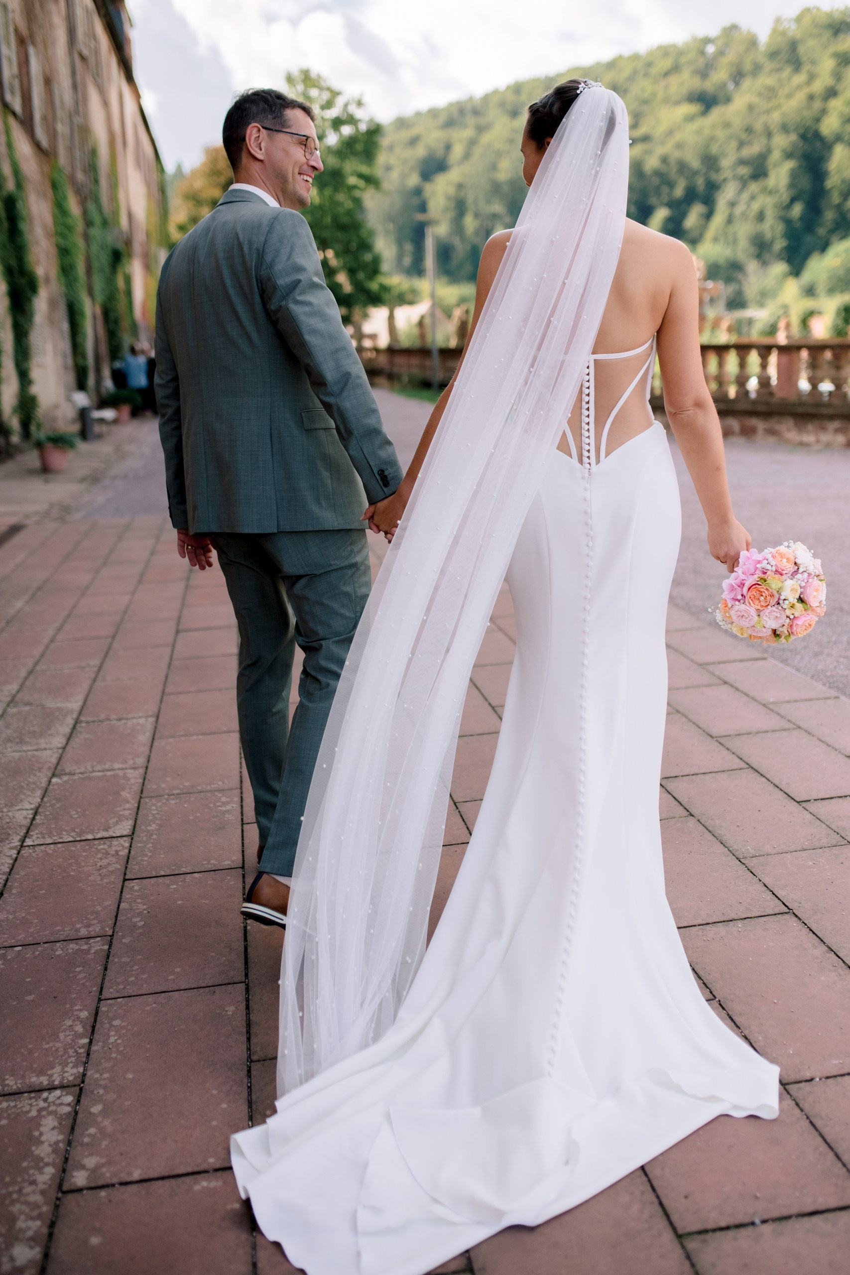Chom & Kevin | Romantische Hochzeitsbilder in Würzburg – Hochzeitsfotografin Anna Saribekyan. Anna Saribekyan – Beste Hochzeitsfotografin in Würzburg, Top 10 in Deutschland