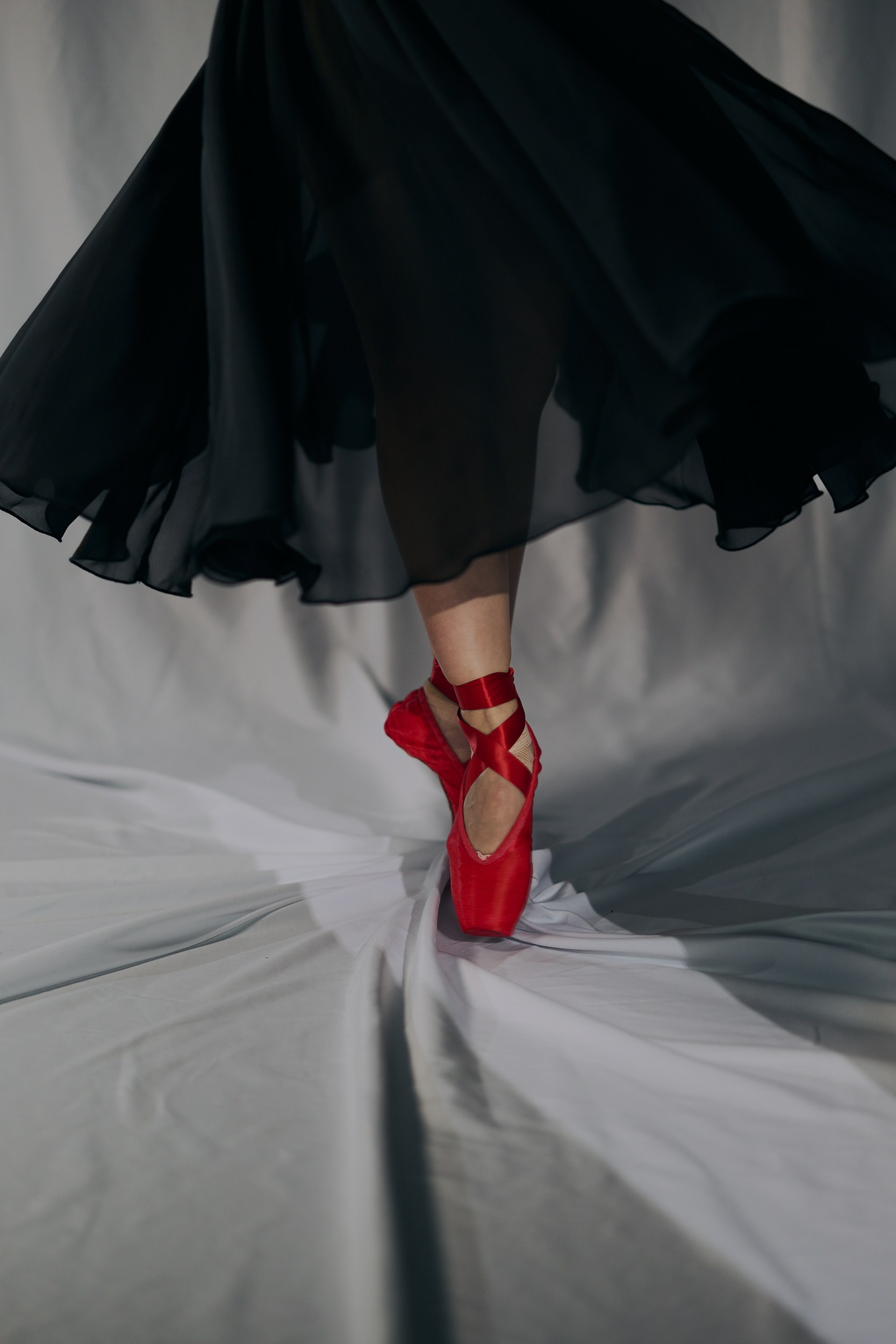 RED SHOES. MT
