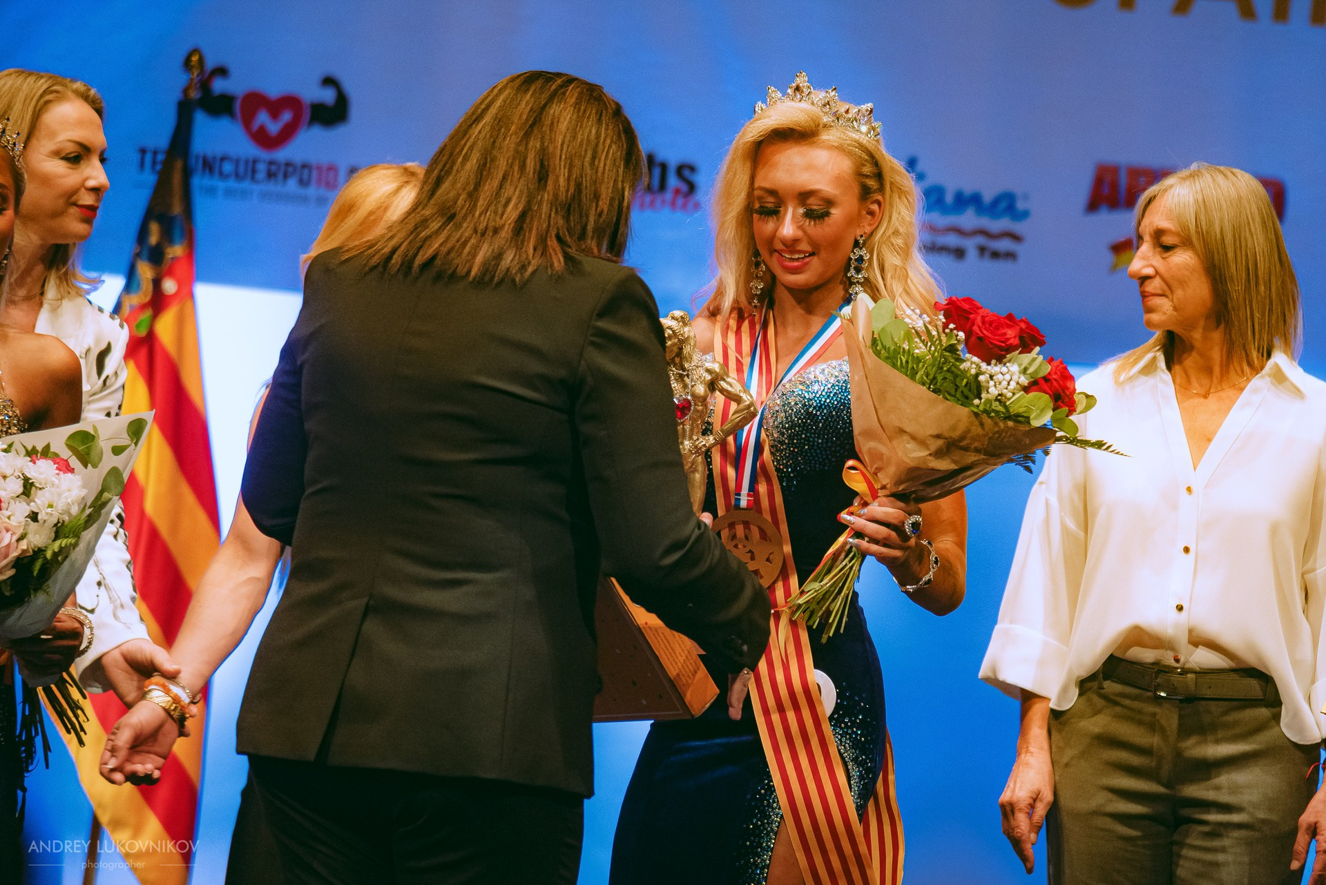 Sesión fotográfica de reportaje para el concurso internacional IFBB Miss Fit Model Europe 2024 en Torrevieja | Fotógrafo Andrey Lukovnikov