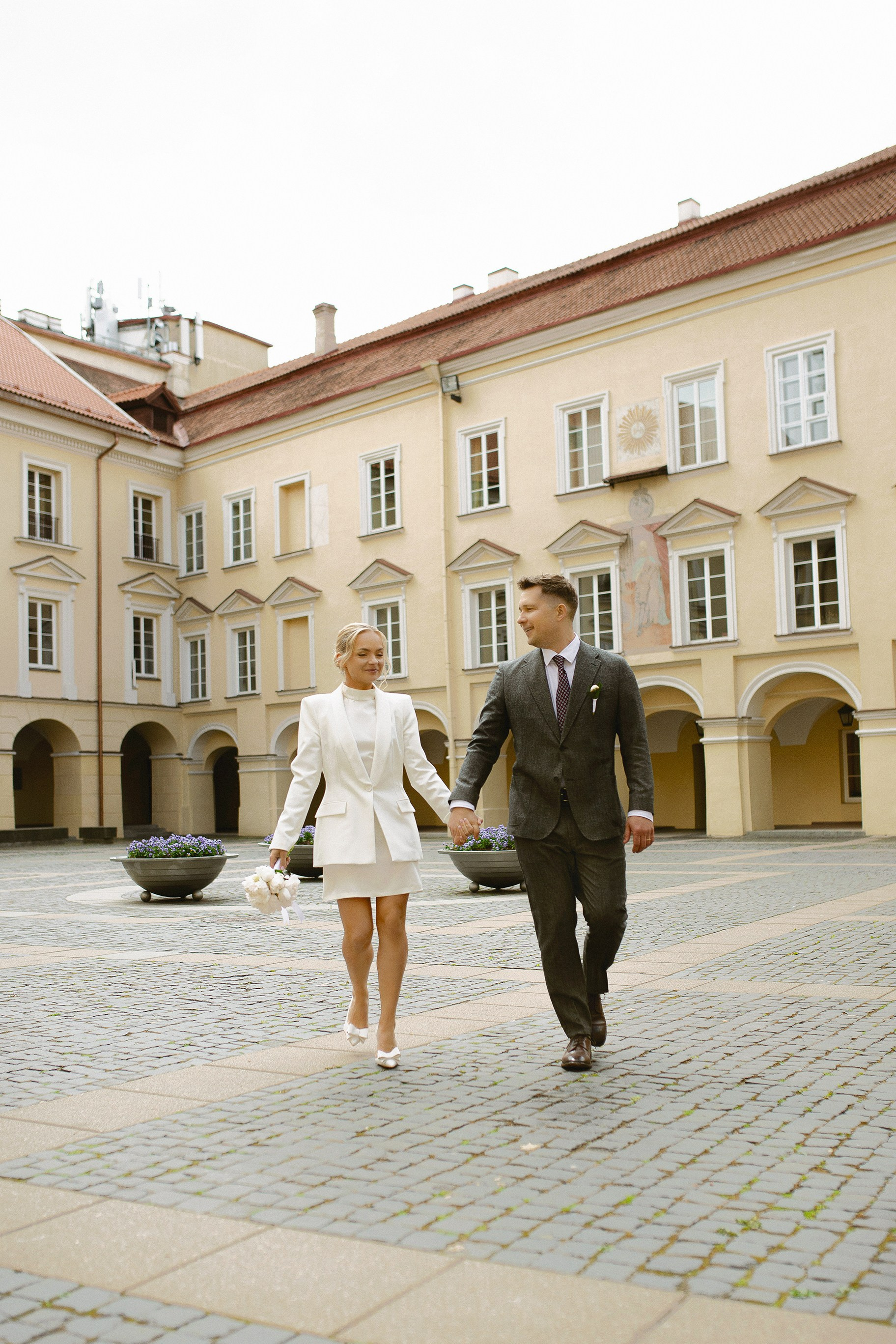 Vestuvių fotografė, vestuvių fotografas visoje Lietuvoje, vestuvių fotografė Vilniuje, jausminga ir jauki vestuvių fotografija, laikui nepavaldi vestuvių fotografija; Vestuvių fotografė Pakruojyje; Vestuvių fotografė Šiauliuose;Vestuvių fotografė Panevėžyje; vestuvių fotografė Kaune; Vestuvių fotografė Biržuose; vestuvių fotografė Pasvalyje; vestuvių fotografė Klaipėdoje