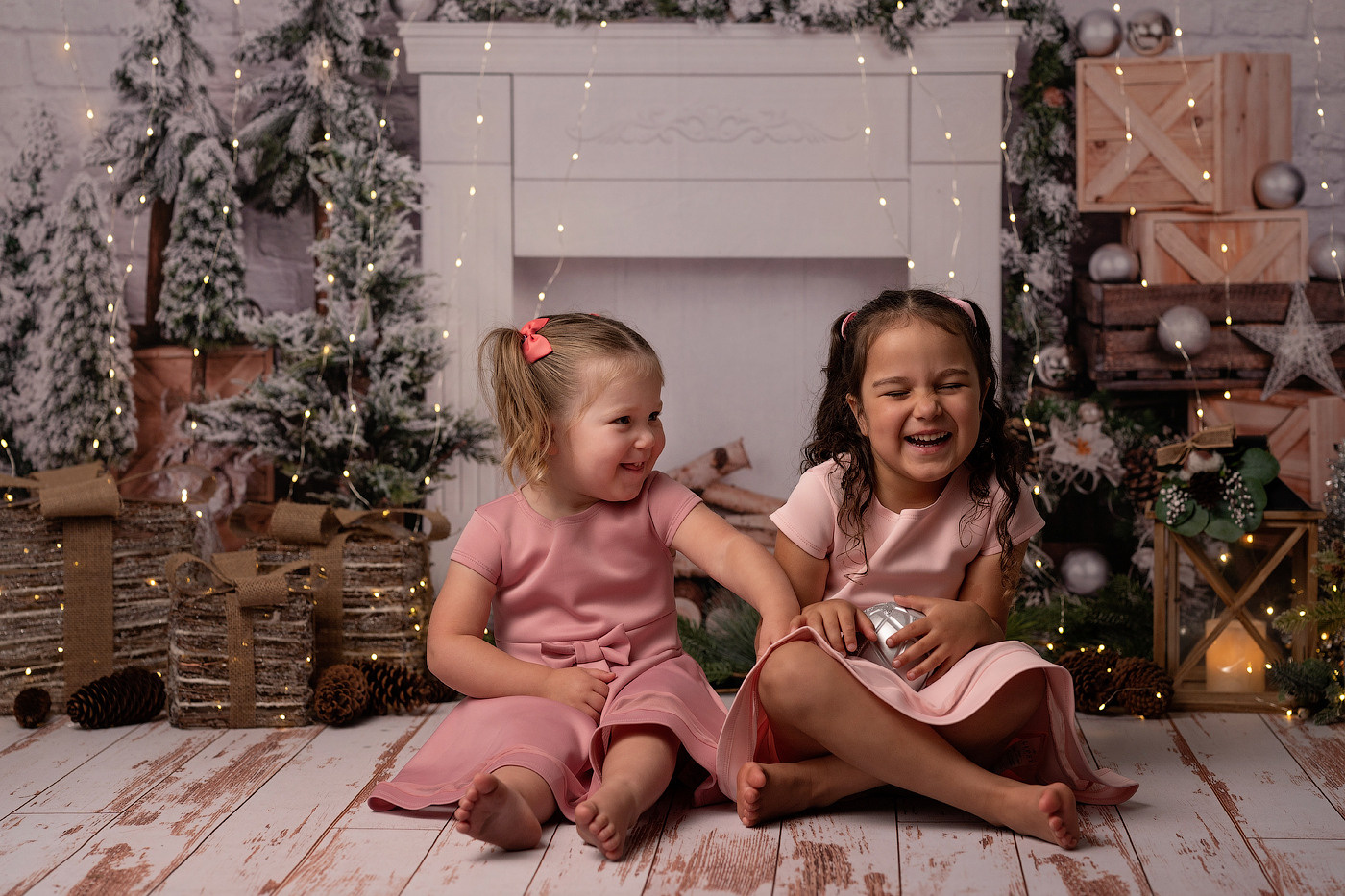 Christmas mini sessions 2024, Sydney. Newborn and family photographer. Hills District. Sydney