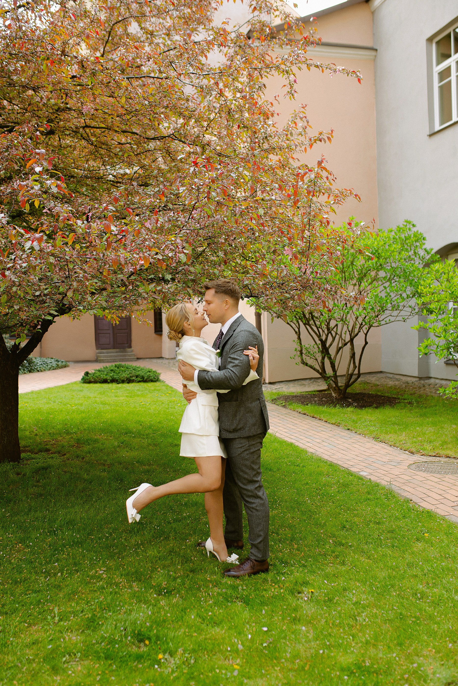 Vestuvių fotografė, vestuvių fotografas visoje Lietuvoje, vestuvių fotografė Vilniuje, jausminga ir jauki vestuvių fotografija, laikui nepavaldi vestuvių fotografija; Vestuvių fotografė Pakruojyje; Vestuvių fotografė Šiauliuose;Vestuvių fotografė Panevėžyje; vestuvių fotografė Kaune; Vestuvių fotografė Biržuose; vestuvių fotografė Pasvalyje; vestuvių fotografė Klaipėdoje